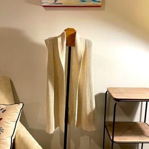 Gap sweater vest Medium and cozy!